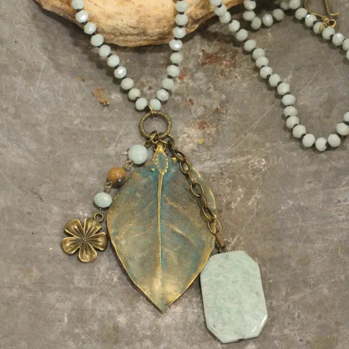 Elvy Necklace